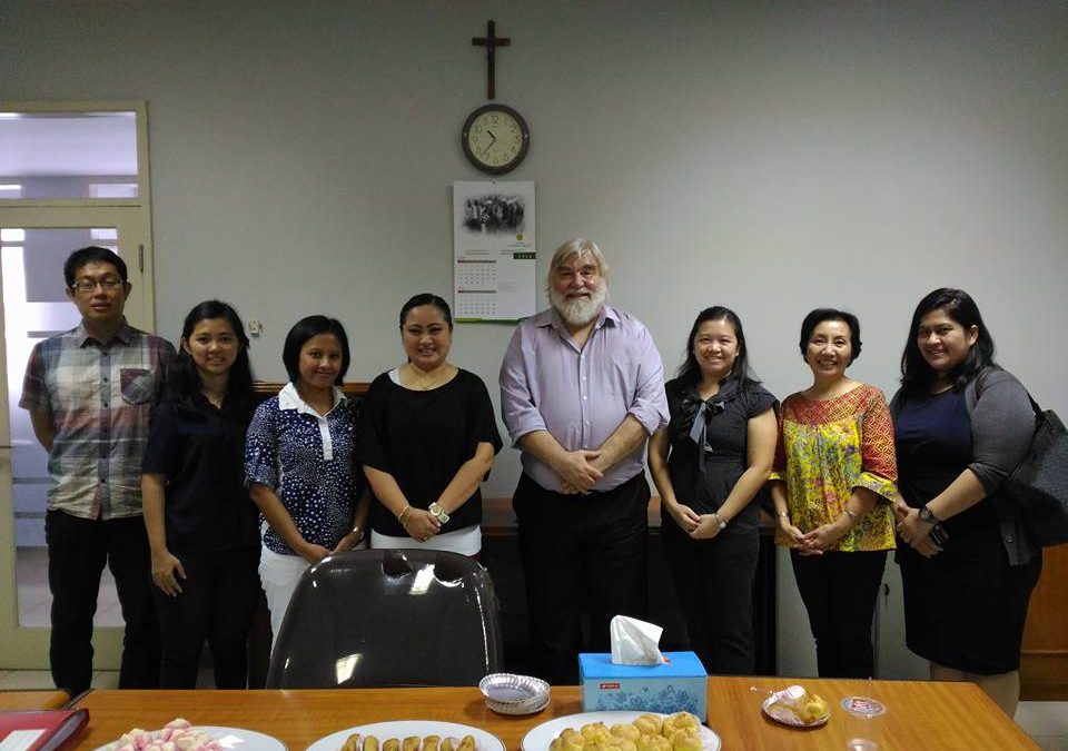 Kunjungan Associate Prof Julian Cox (UNSW-Australia)