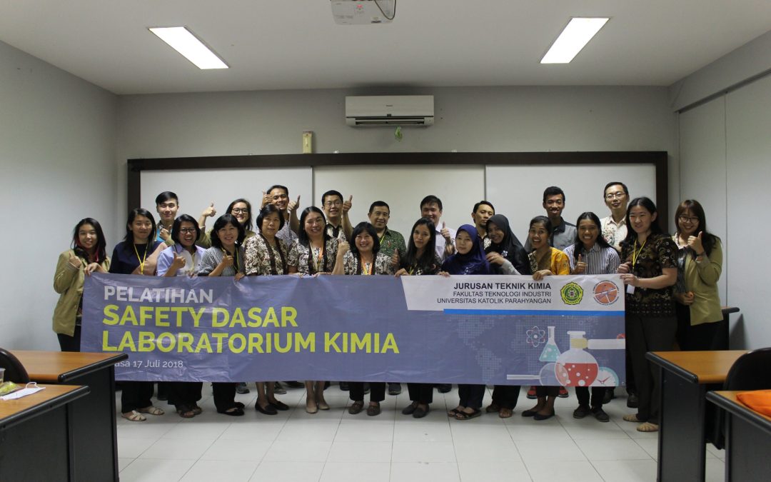 Workshop Safety Dasar Laboratorium Kimia 2018