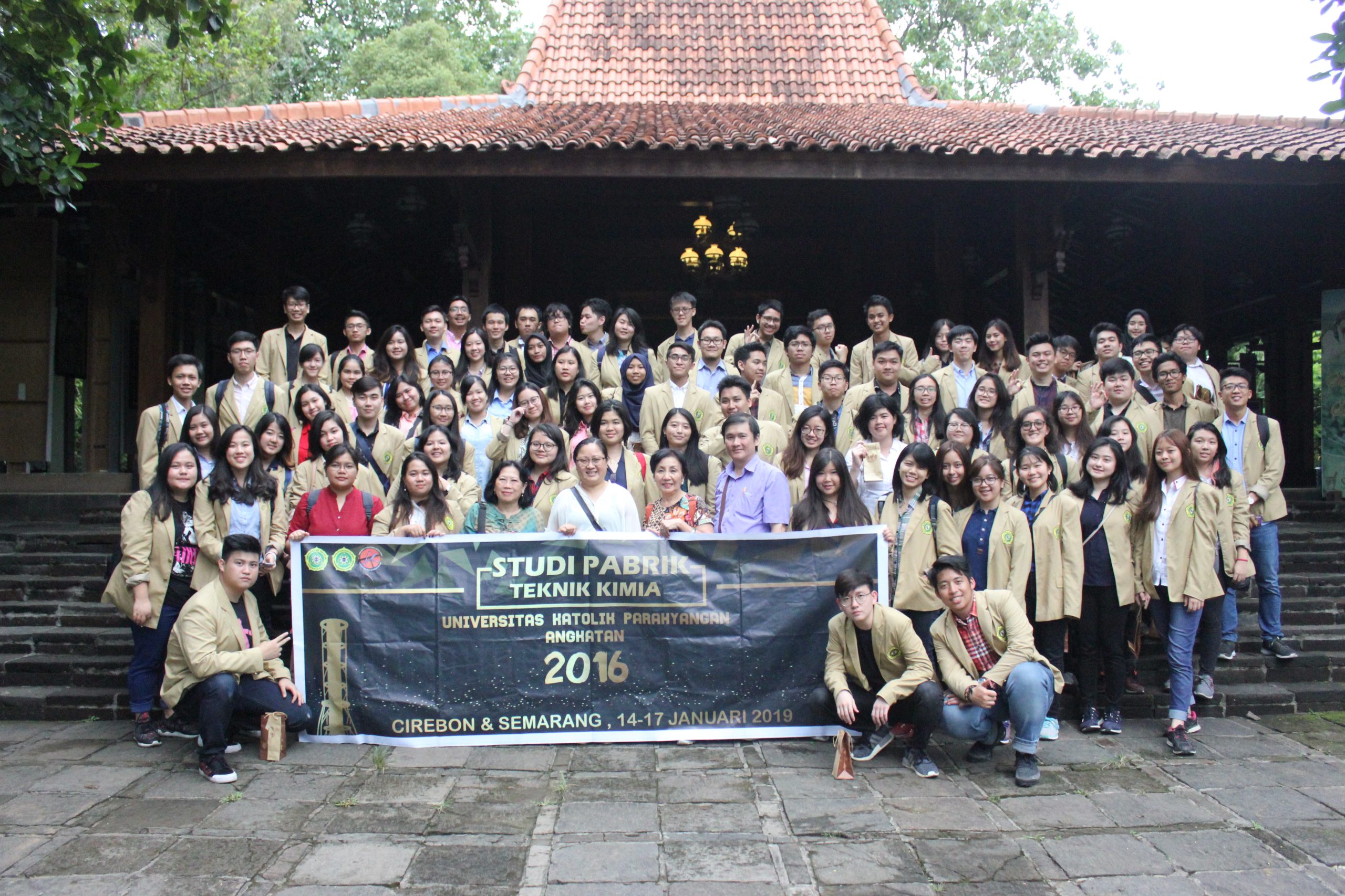 Foto Bersama di PT Sido Muncul Tbk